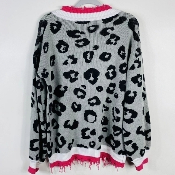 leopard print varsity trim pullover sweater Size largeV-neck Artsy Colorful - Picture 3 of 7